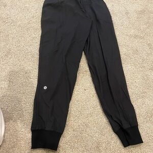 Lululemon joggers size 4